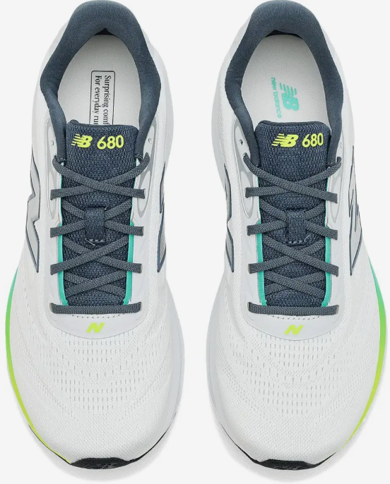 NEW BALANCE Espuma fresca 680 V9 de los hombres