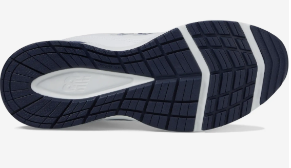 NEW BALANCE   MX608v5
