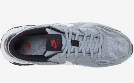 NIKE  Revolution 8.