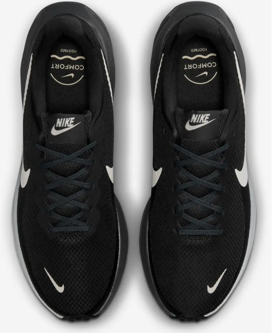 NIKE  Revolution 8.