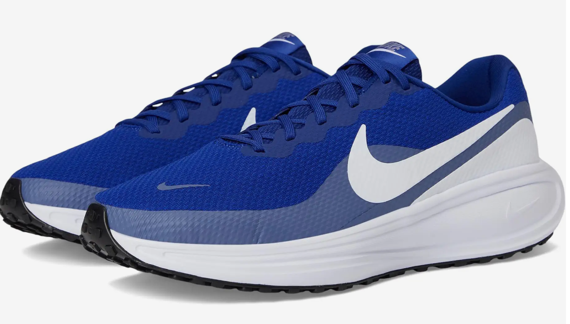 NIKE  Revolution 8.