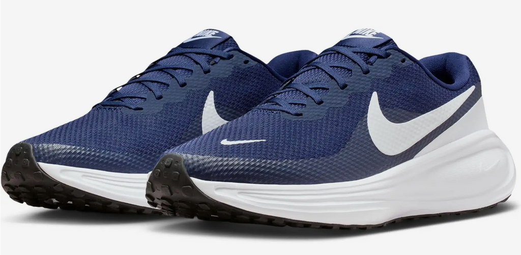NIKE  Revolution 8.