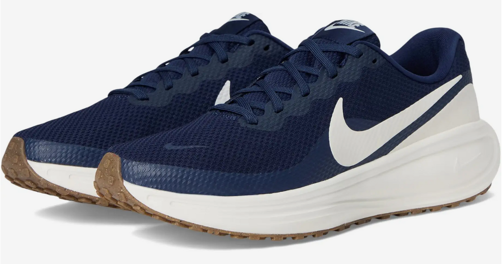 NIKE  Revolution 8.