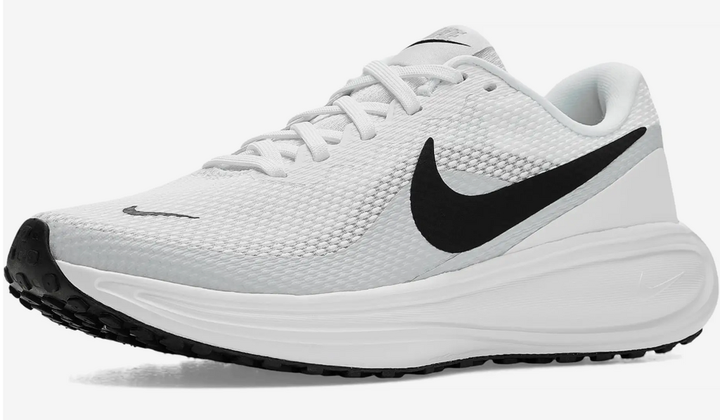 NIKE  Revolution 8.