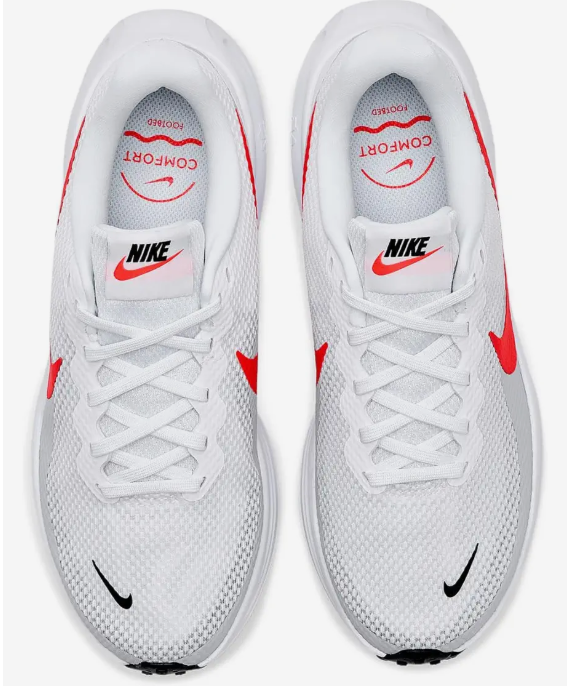 NIKE  Revolution 8.