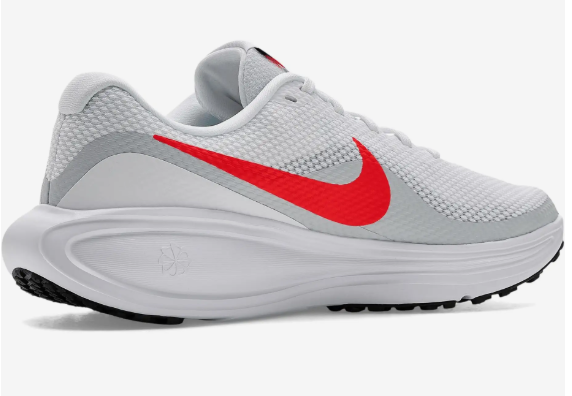 NIKE  Revolution 8.