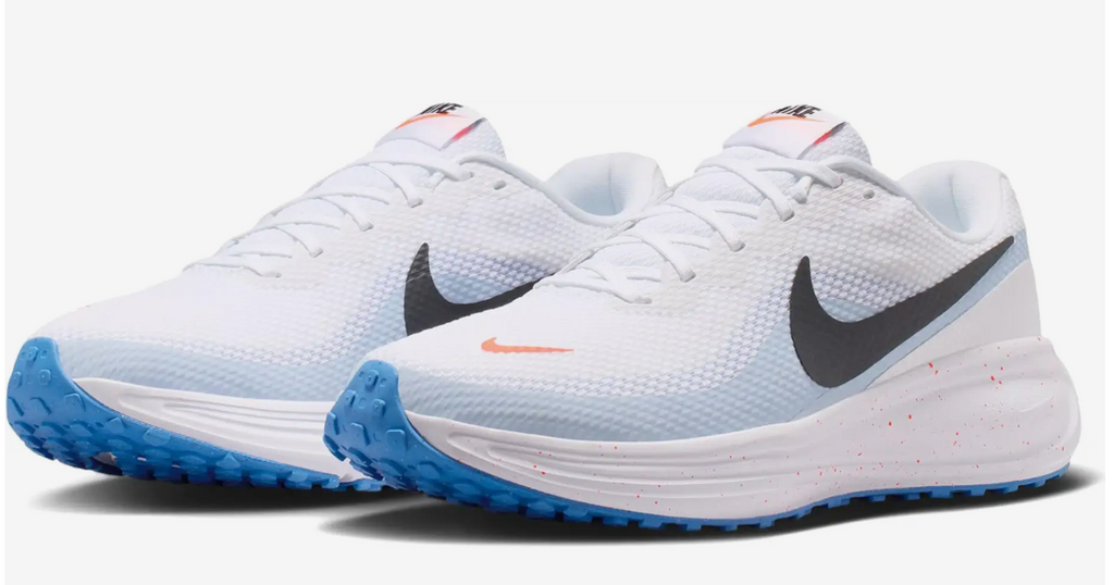 NIKE  Revolution 8.